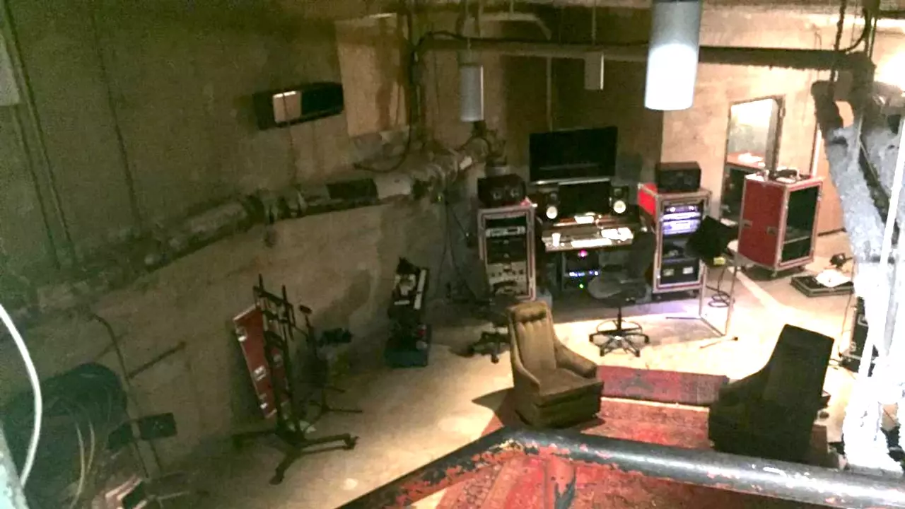 Figure 1: New recording studio. Work in Progress! Figure 1: New recording studio. Work in Progress!