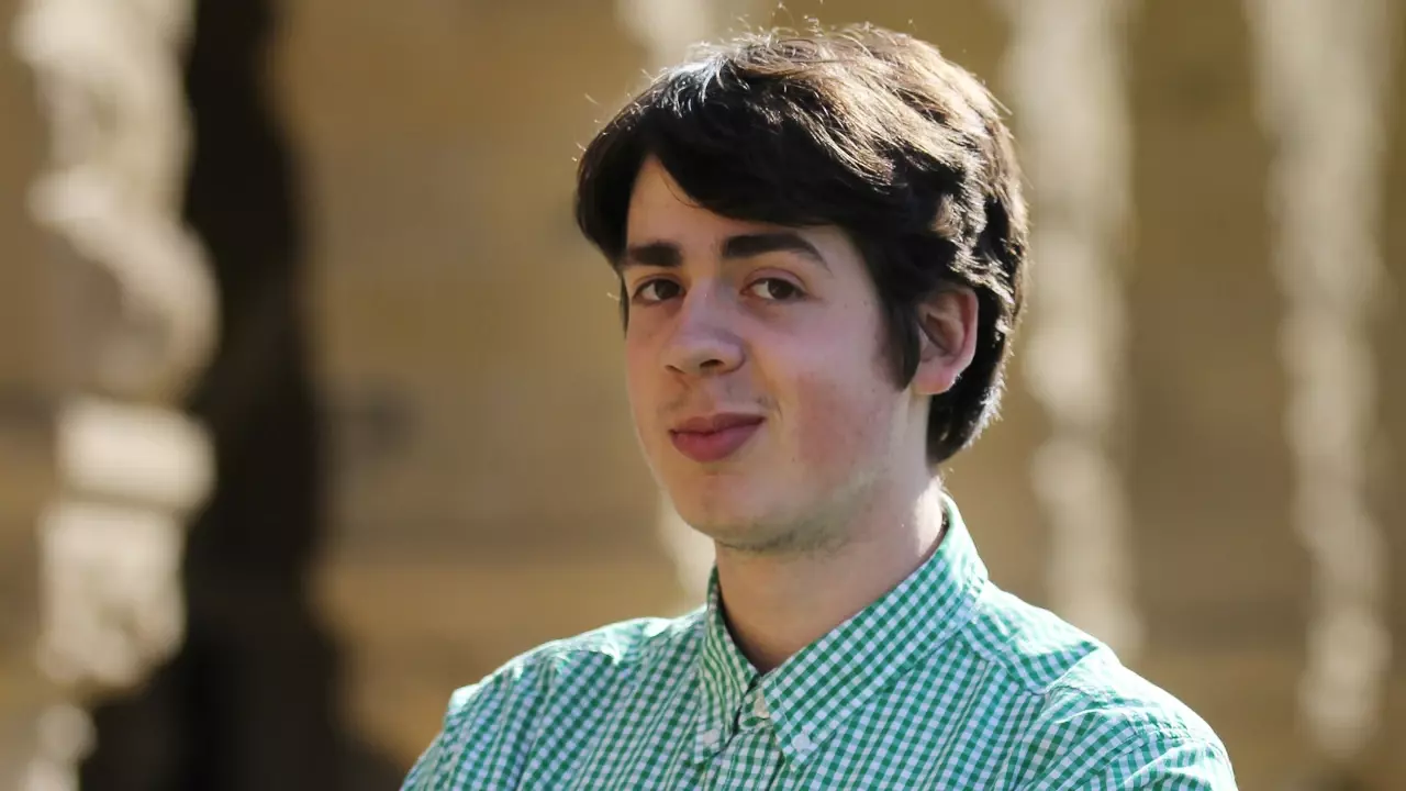 Figure 1: Sasha Maldonado Figure 1: Sasha Maldonado