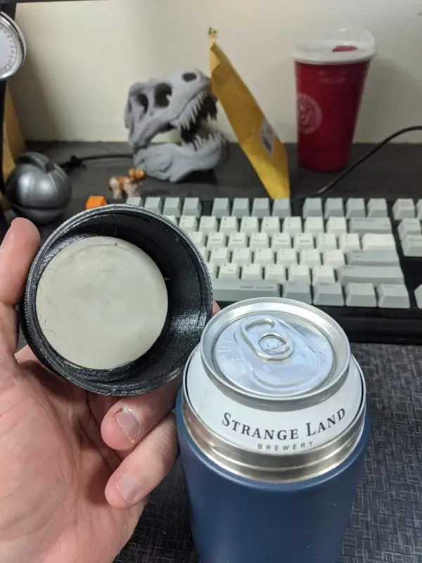 Sealing cap yeti insulator unscrewed Sealing cap yeti insulator unscrewed